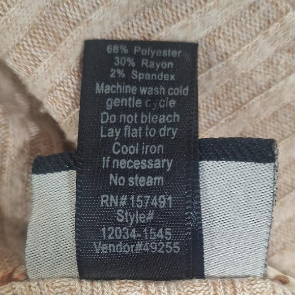 Daytrip Women's Cream and Tan Striped Hoodie Size M - Picture 7 of 9